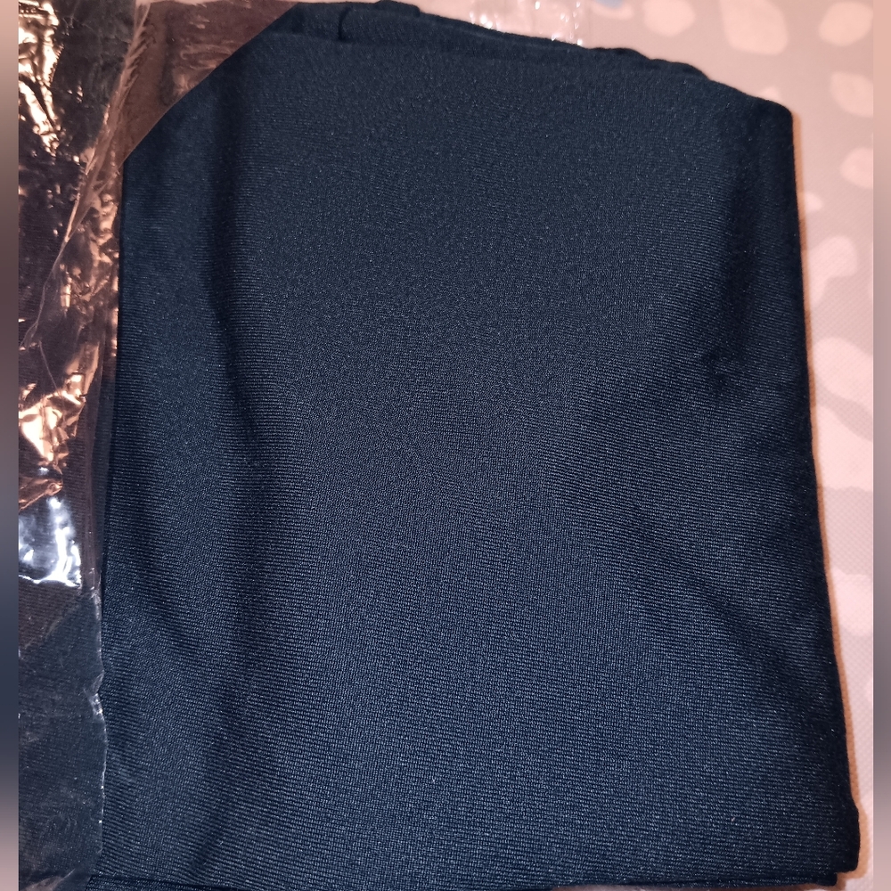 Lularoe TWEEN Leggings Beautiful Teal Blue Color. Size Chart attached.